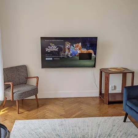 Amazing 2-bedroom In Near The Daire
